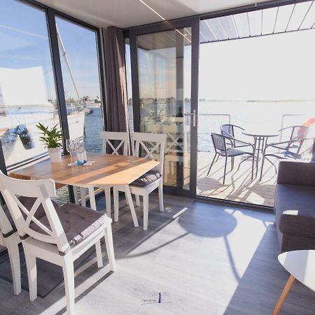 Hausboot Fjord Lacerta Mit Dachterrasse In Wendtorf エクステリア 写真